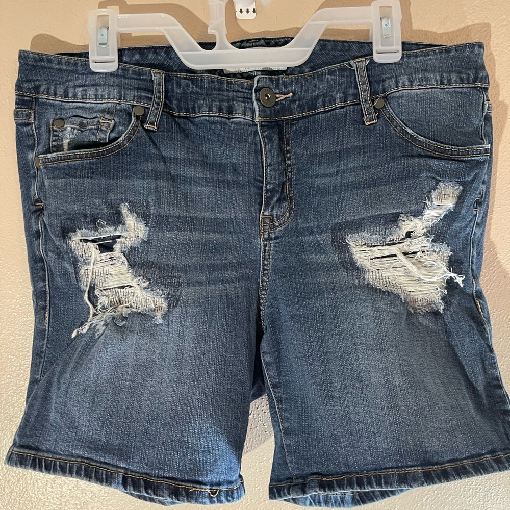 Torrid Women's Bermuda Jean Shorts Distressed Stretchy Pockets